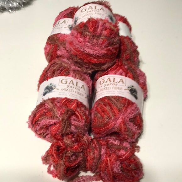 5 SKEINS OF GALA YARN. NWT - Picture 1 of 3